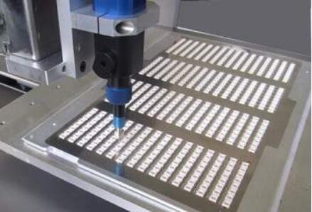 自动点胶设备如何提高设备的点胶精度？