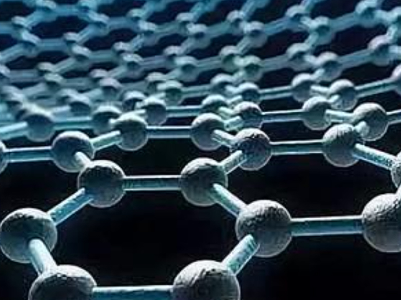 电子氟化液的哪些物理性质使其能同时胜任清洗和冷却这两种差异较大的功能？