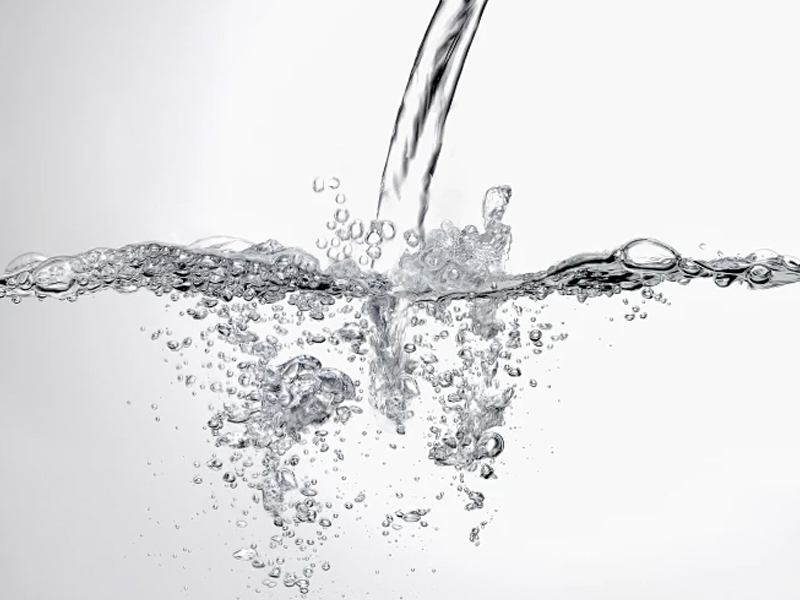 如何测试或评估电子氟化液对某一特定材料的长期兼容性？