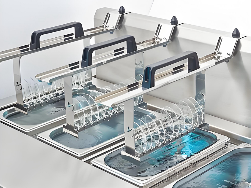 电子氟化液在数据中心浸没式冷却中有何优势？‌