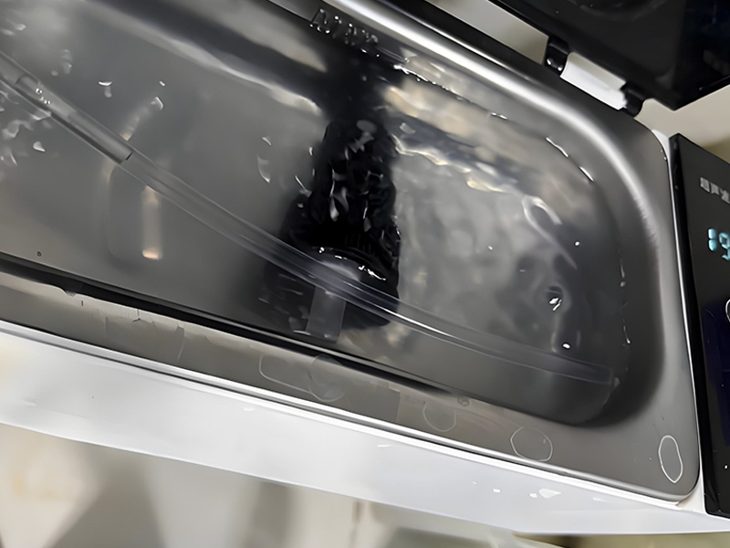 电子氟化液在清洗过程中如何有效去除助焊剂残留、颗粒污染物和其他杂质？