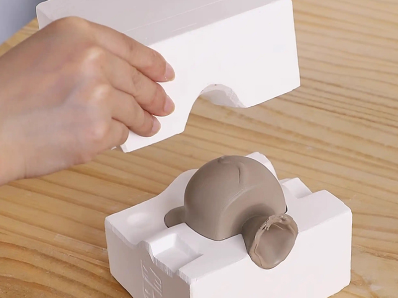 陶瓷模具使用精密脱模剂是否存在适配问题?