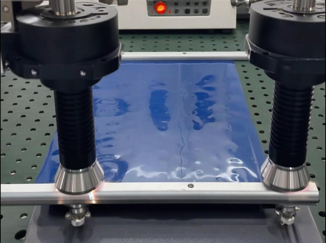 使用全氟聚醚油前是否需要对设备进行清洁处理？