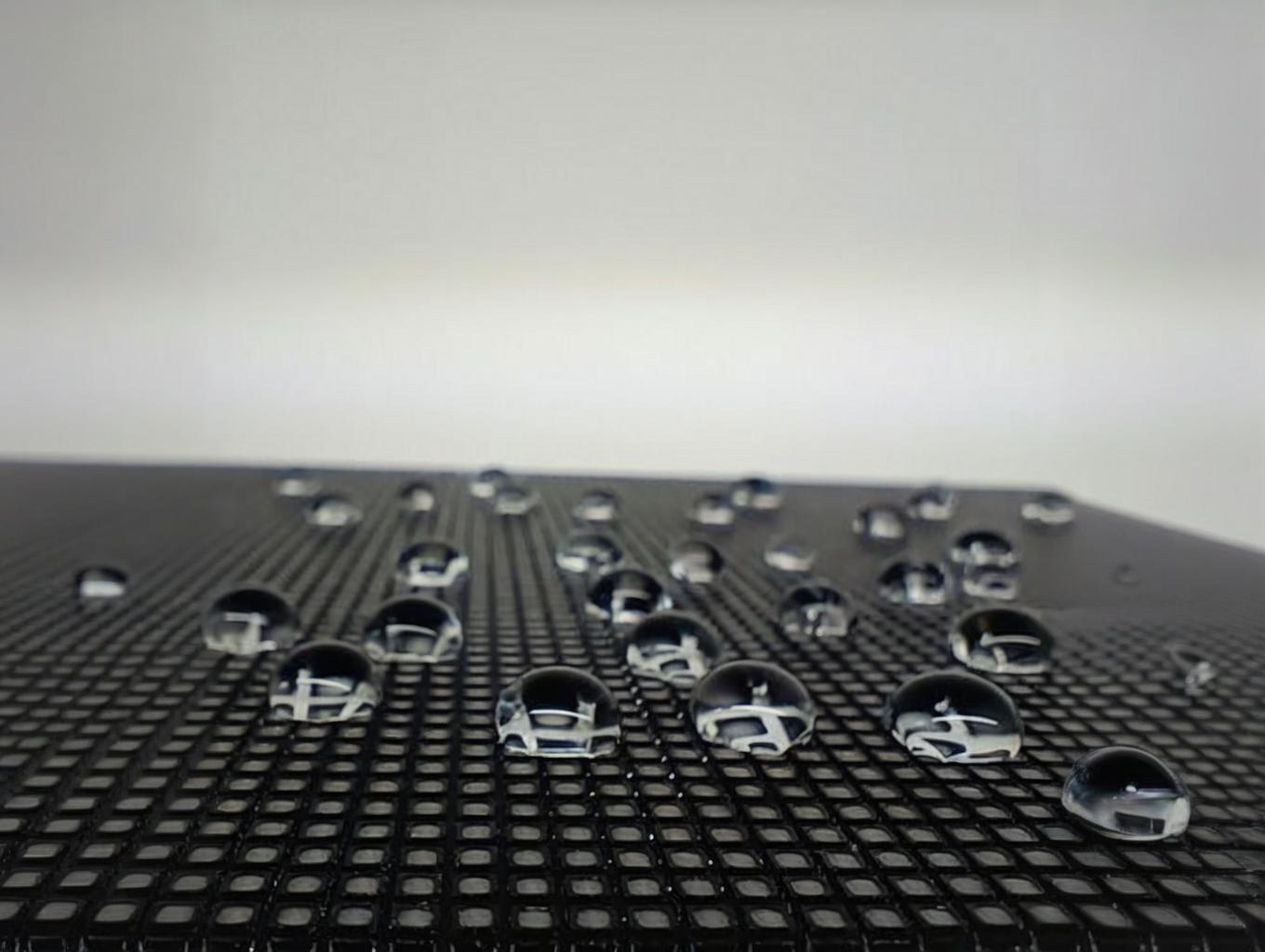 纳米防水涂层是否适用于所有材质（如塑料、金属、玻璃、皮革）？是否存在腐蚀基材或导致材料老化的风险？