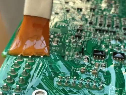 单次涂刷过厚，导致表面干结而内部未干，是否会进而产生起皮、针眼或气孔？